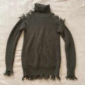 Green oversized sweater